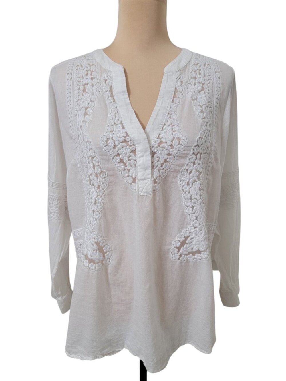 Soft Surroundings Size M White Long Sleeve Tunic Blouse with Lace Insets